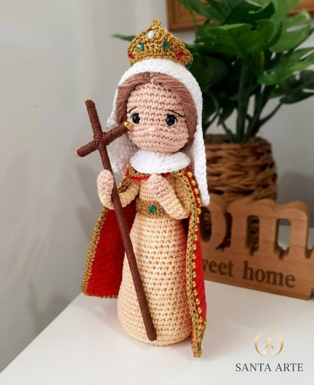 Santa Helena em Amigurumi – Fé, Força e Devoção