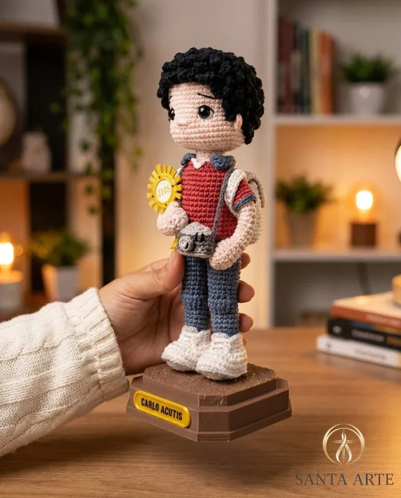 São Carlo Acutis da Eucaristia Viva – Amigurumi Sagrado em Crochê