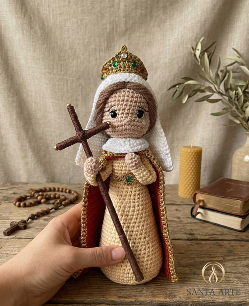 Santa Helena em Amigurumi – Fé, Força e Devoção