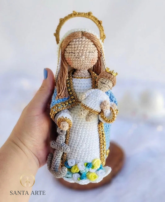 Nossa Senhora dos Navegantes Protetora dos Caminhos e dos Mares – Amigurumi Sagrado em Crochê | Santa Arte