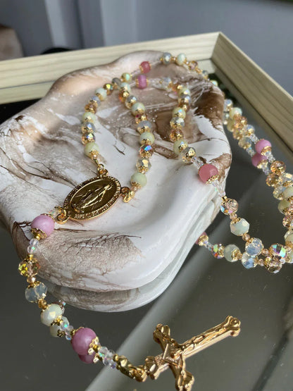 Terço Santa Arte - em cristal branco noiva, opalina e âmbar